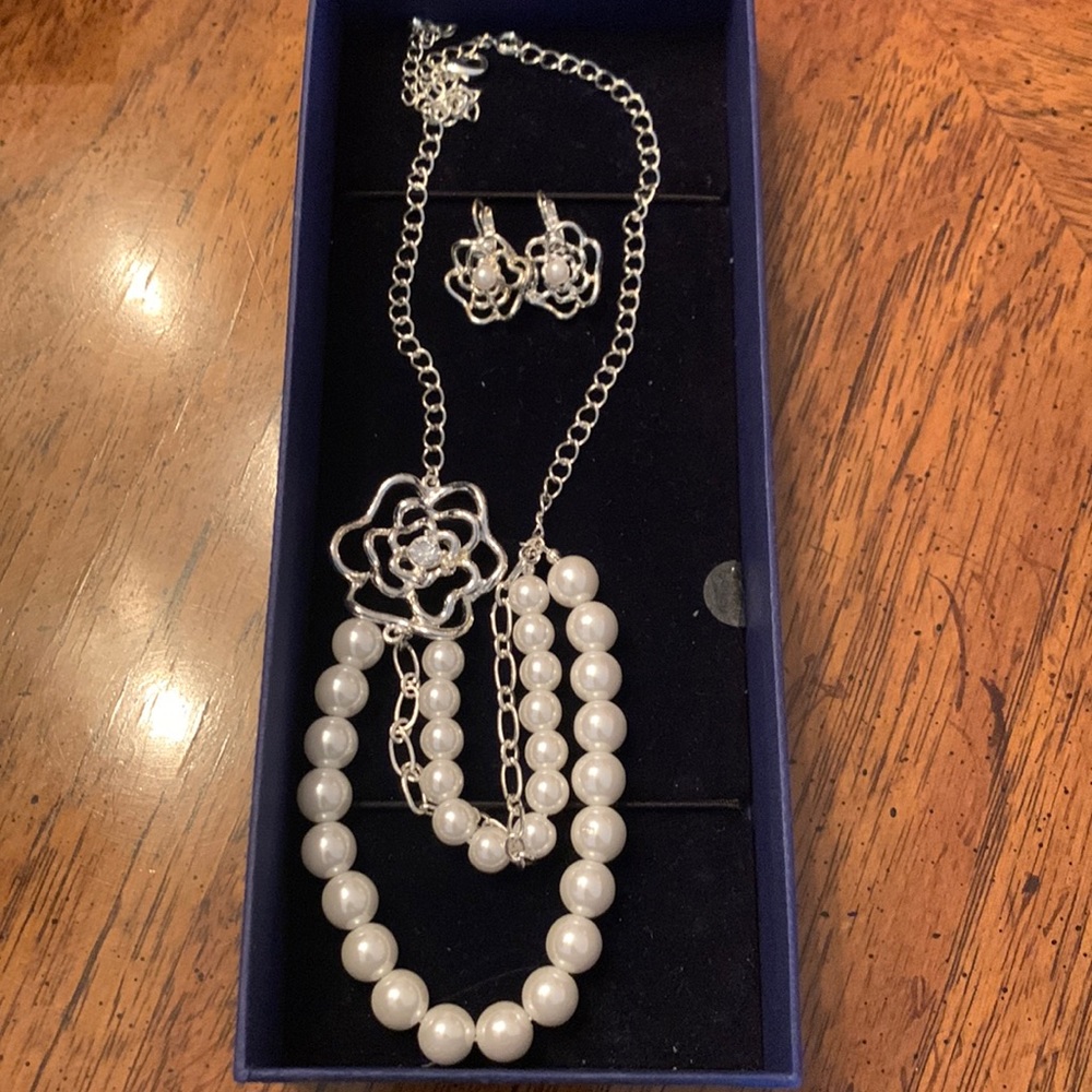 SWAROVSKI vintage earrings and necklace set